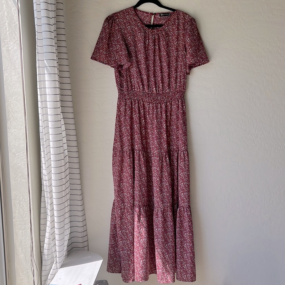 Ankle length dress from pretty garden. Size L
